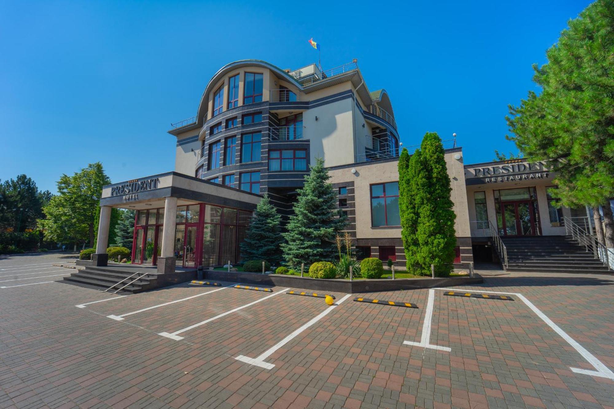 President Resort Hotel Chisinau Exterior photo