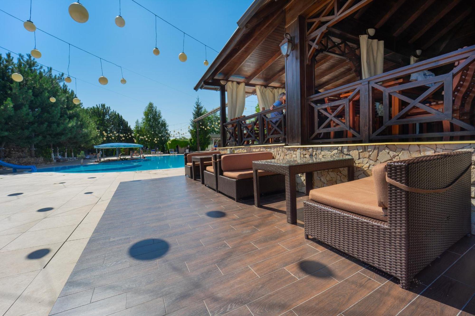 President Resort Hotel Chisinau Exterior photo