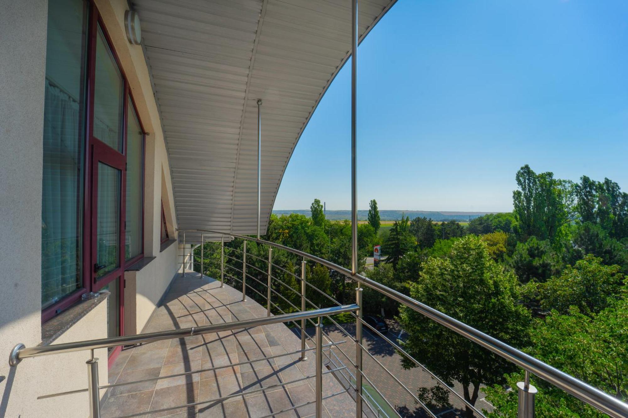 President Resort Hotel Chisinau Exterior photo