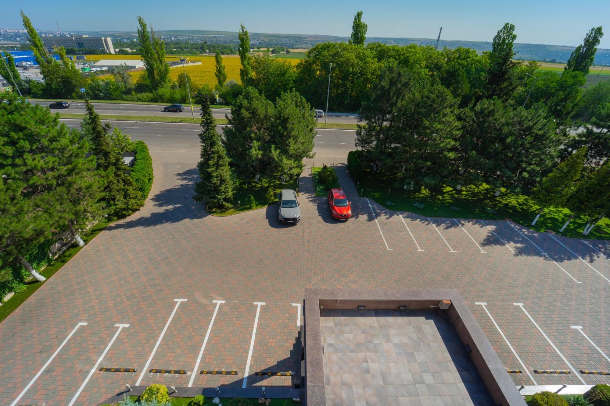 President Resort Hotel Chisinau Exterior photo