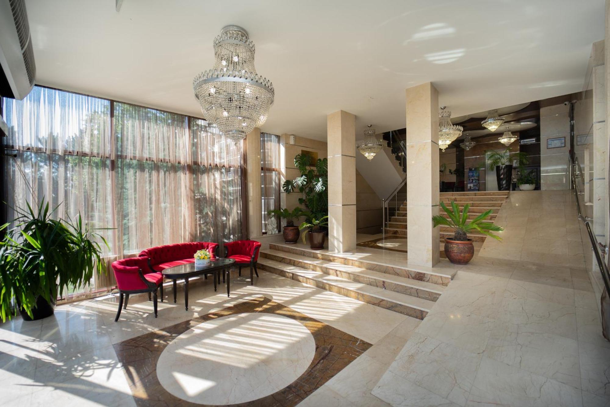 President Resort Hotel Chisinau Exterior photo